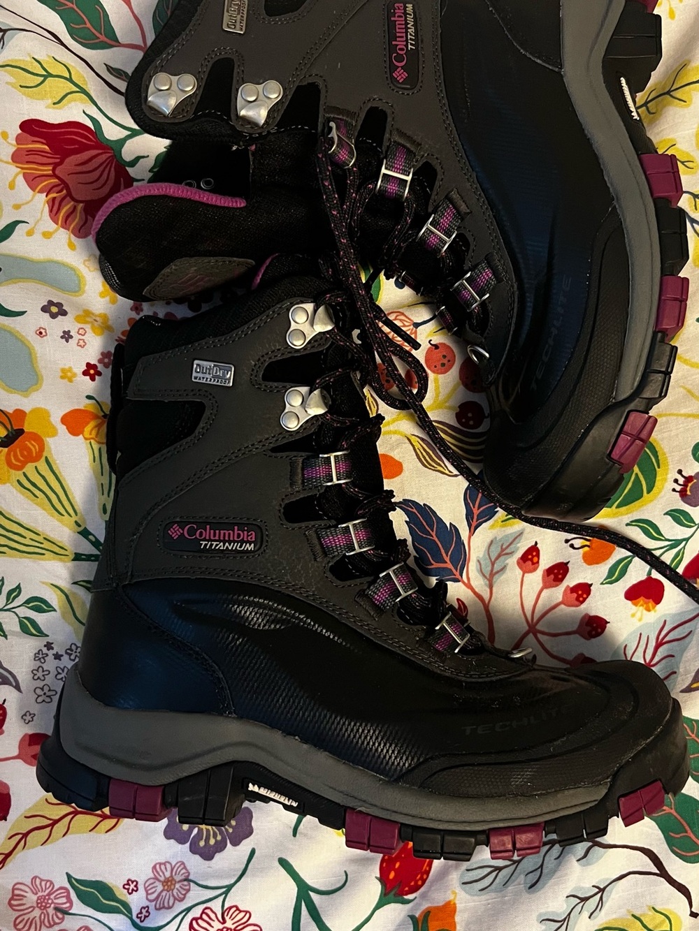 Columbia Black Winter Hiking Boots with Purple Accents